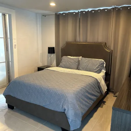Modern 4-BR Oasis with Private Pool, Near Beach in Lighthouse Point
