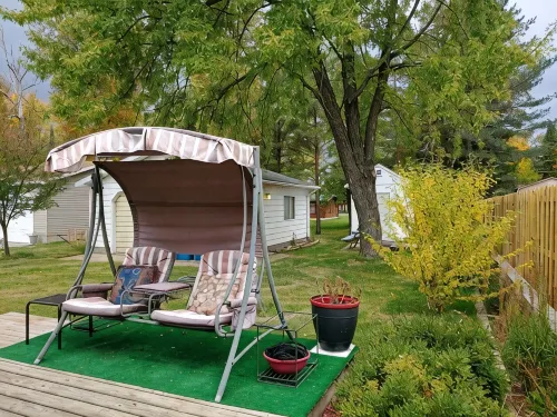 Quaint Cottage with lake access.<br> - Wifi