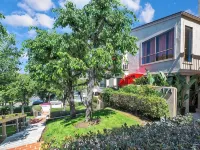 Celebrity Owned, 1800 sq. Feet, 3 Bdrm./2.5 Bath Art Filled Beachfront Property. Hotel di Solana Beach