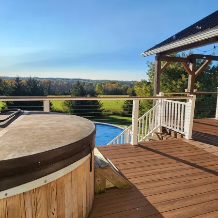 Private Finger Lakes Getaway with a Pool, Hot Tub, and Sauna, Timber Frame Porch Hotels in Conesus