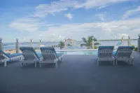 Seafront, 4 bedroom private villa, 10 guests, family vacation, activities nearby - Villas