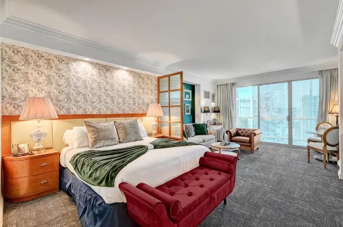 STRIP VIEW Premier King MGM Signature - Condos