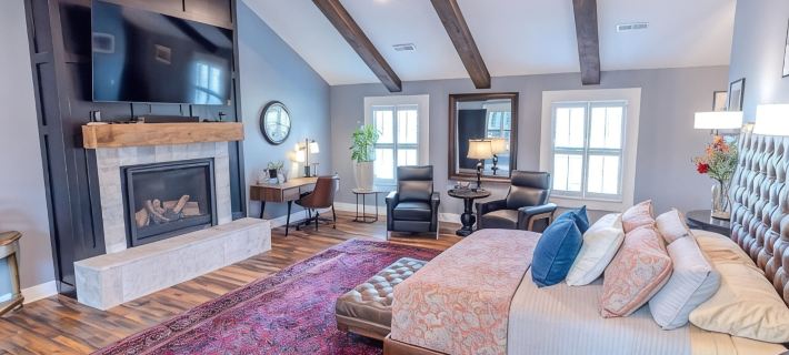 Whispering Prairie Hotels in Saline County