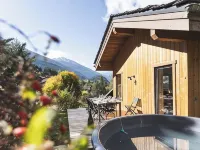 Veliski-Lodge, a chalet for rent in Haute-Maurienne Hotels in Bramans