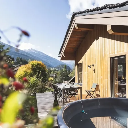 Veliski-Lodge, a chalet for rent in Haute-Maurienne Отели в г. Браман