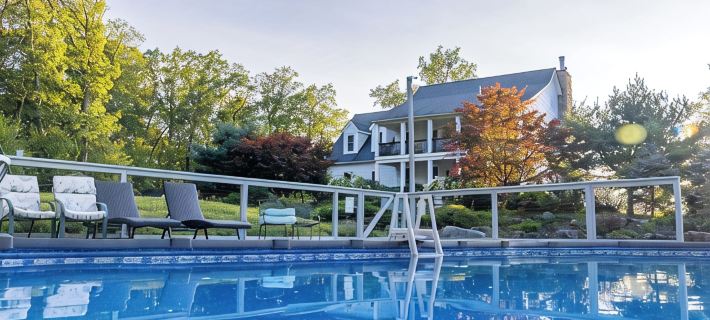 NEW Spectacular Views & Private space on a Scenic Mountain 40ft Salt Water Pool Hotels in Ulster County