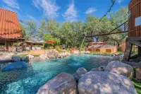 Woodland Rd 1882 Historic 12-acre ranch, Resort landscape views up to 30 ppl - Kolam Renang Peribadi