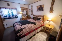 Cozy cabin with 1 bedroom and blow up hot tub & AC in soothing Necedah - Alppimaja