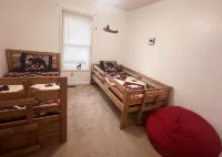 Treetop Cabin - Sleeps 9, Sauna, Game Room, Fire Pit, Smoker & Dual Grill, Views