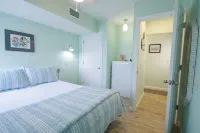 Watch the Sunrise Over the Bay<br>3 minute walk to the beach! - 4-Star