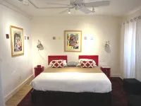 Central Location, Balcony Access at Marfa House Rio Concho Các khách sạn ở Marfa