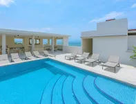 Belle Vie Golden Zone Condos - Uima-altaat