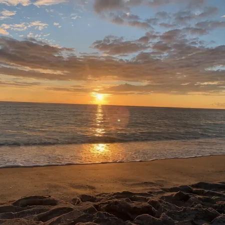 Beautiful House 🏖️ Newly Renovated Jan 2025😀Kayaks, Bikes,Beach Chairs,Fire Pit