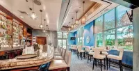 The Deuce's Wild at Signature Hotel - Apartments
