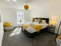 Eden Escapes Serviced Apartments - Kitchens