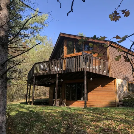 Private Wisconsin getaway 25 minutes from Hayward with hot tub!