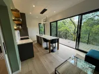 Modern Oasis in San Anselmo - Stunning Views & Ultimate Privacy - Boutique