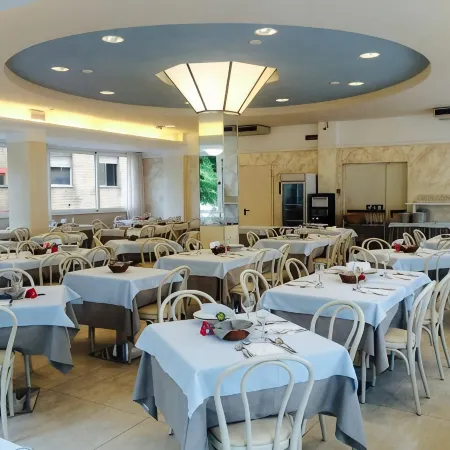 Hotel Monica