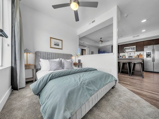 Elegant & Modern! Near Downtown with Discounts!