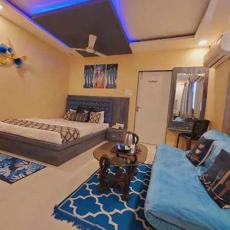 Hotel Mari Aai Residency