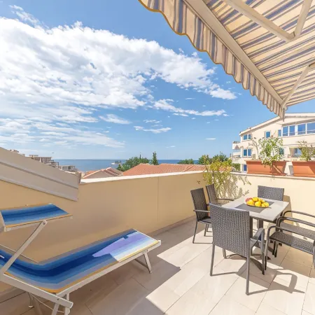 Petrovac Bay Apartments