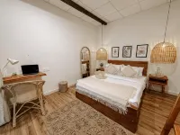 Kickin' Surf Lodge Hotels in Matara