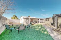 The Cozi Mountainview Corner! Spacious 4-bedroom house in charming Albuquerque. - บังกะโล