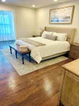 Summertime is Calling Lake Sinclair Rental with Boat Dock and Kayaks Sleeps 6-7! - 4-Star