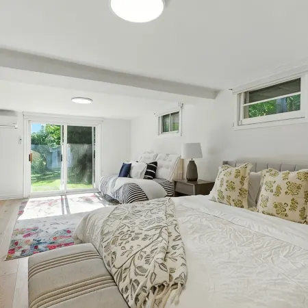 6 Bedroom Ranch Bungalow in Port Credit.