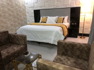 Quince Garden Hotel Отели в г. 