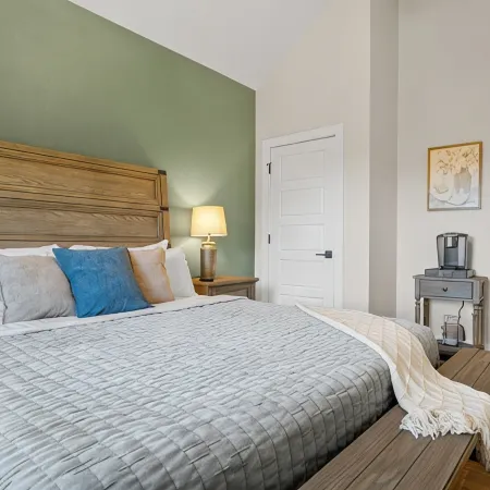 Summer Specials!-Brand New! 1 Mile to Sdc, 2 Arcades, Private Hot Tub, 2 Pools