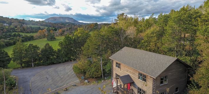 Cabin 25 - Spacious 6-bedroom private home minutes from downtown Lexington Ξενοδοχεία στην πόλη Rockbridge County