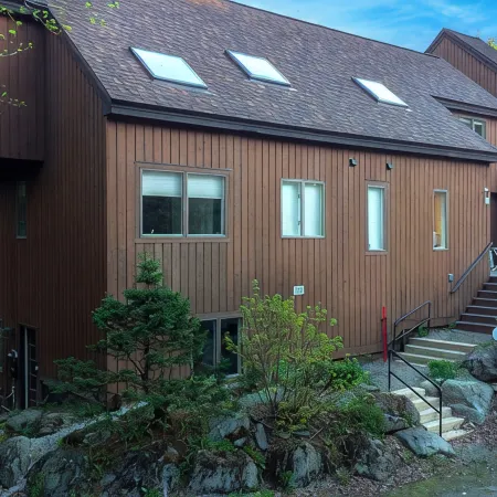 NEW-Stowecation-Lux 5bd-Hot Tub-Sauna-Game Room