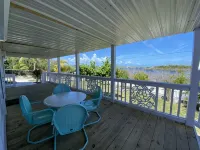 Pink Bikini Apartment with Dock, Green Turtle Cay - キッチン