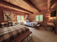 Serene Private Luxury Escape w/Beautiful Porches, Spa Patio & Fun Game Rooms