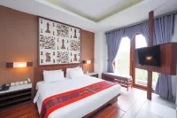 Grand Master Villa Tomohon - balcony