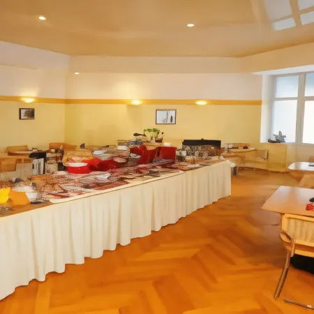 Trip Inn Hotel Schumann Отели рядом с достопримечательностью «Хассельс»
