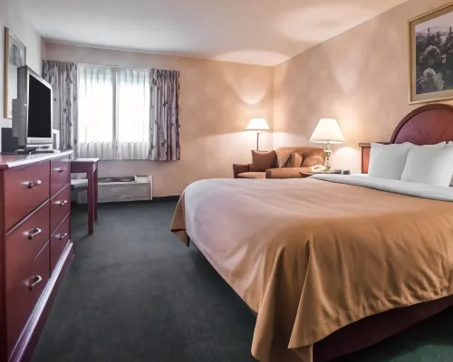 Quality Inn New Columbia-Lewisburg - 2-Star