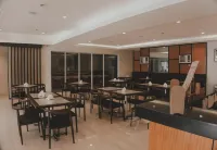 NS Royal Hotel - 2-Star