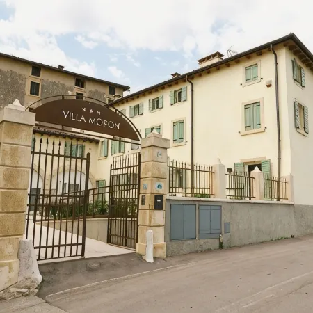 Hotel Villa Moron