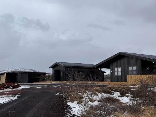 Kerengi Cottage – Modern Cozy Cabin Built 2024, Heart of Golden Circle Iceland - Homestays