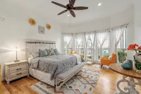Lakefront Retreat Sleeps 20 Infinity Pool Hot Tub Dock Kayaks Near Dallas - 4つ星