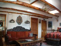 La Dona Luz Inn an Historic B&B - Bjergudsigt