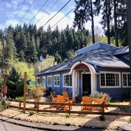 Westfir Lodge & Mountain Market