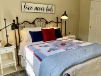 Lunas Flat  145 :Spotless, Sweet, Cozy & Comfy. Just renovated. - 4つ星