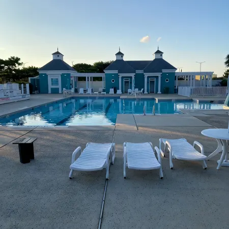 BEAUTIFULLY DECORATED ~ CLOSE TO THE BEACH ~ 5 BEDROOM/4 BATH