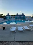 BEAUTIFULLY DECORATED ~ CLOSE TO THE BEACH ~ 5 BEDROOM/4 BATH - Swimmingpools