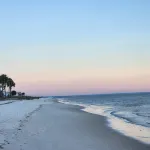 Beach Getaway Just Refreshed, Sleeps 8 <4 br> EV level 2 charging- views - Beach