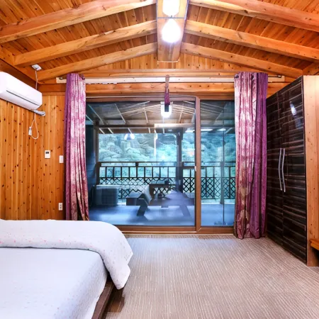 Namwon White Yeoul Pension