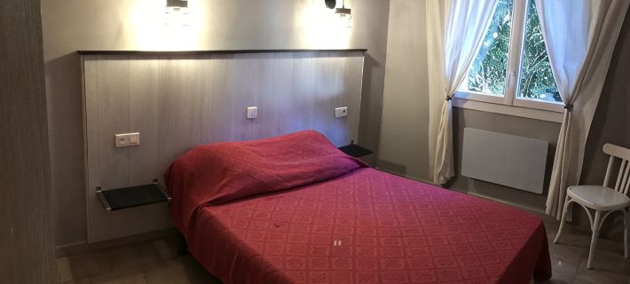 Quiet apartment, land 5000 sqm, ideally situated, beach Pinarello Hotele w: Zonza